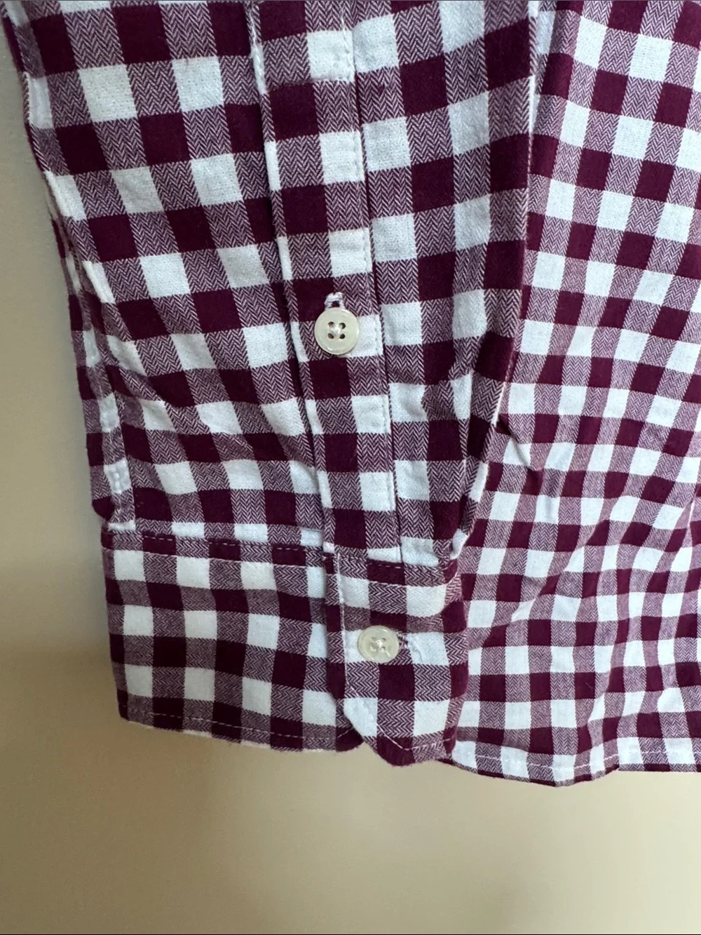 Banana Republic Maroon & White Gingham Button-Down Shirt size medium